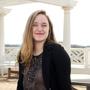 Meet your Posher, Caitlin